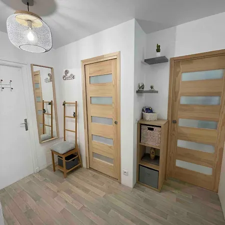 Le Cosy-appartement 4 Pers, Climatise, Grand Terrasse Plein Sud, Parking Privatif Hyeres